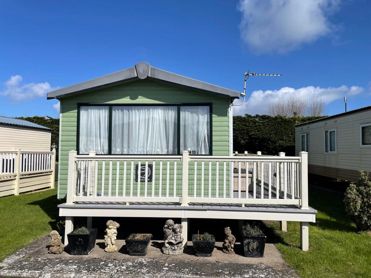 6 Berth Pet Friendly Caravan On Sandy Glade Berrow Exterior photo