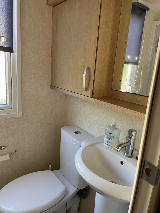 6 Berth Pet Friendly Caravan On Sandy Glade Berrow Exterior photo